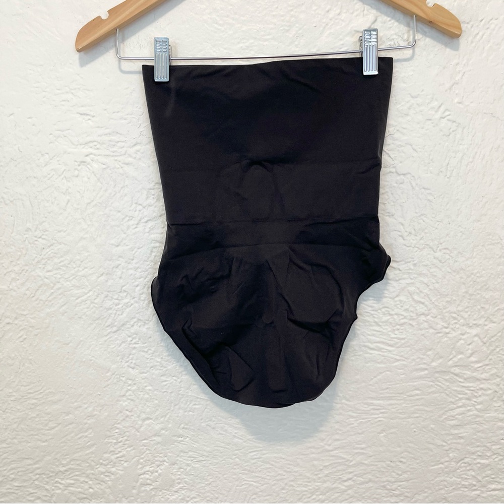 SKIMS Core Control Brief Black Onyx 4xl/5xl Shapewear - Picture 9 of 9